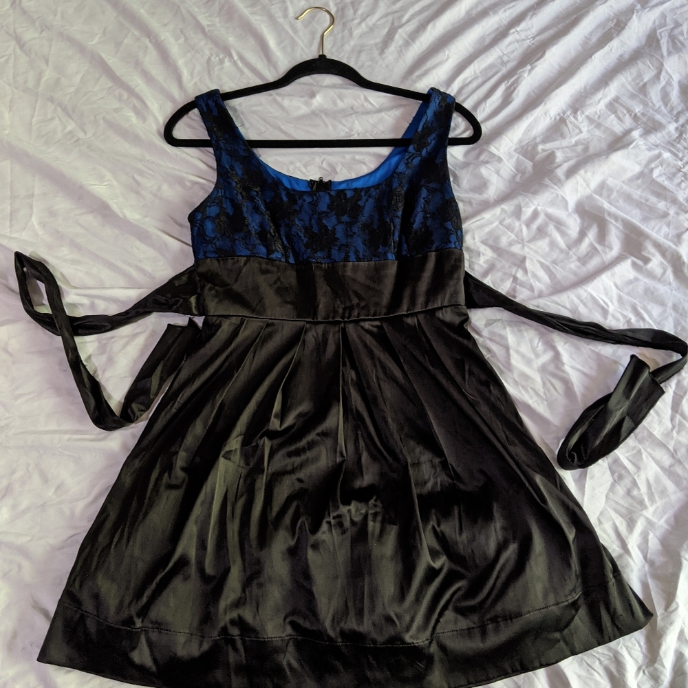 Cute blue and black vintage dress
